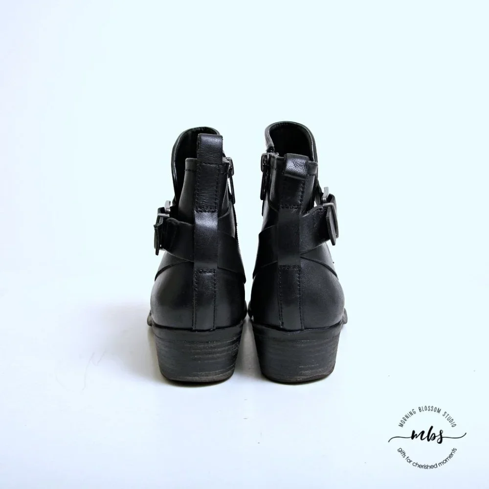 Vince Camuto Peamer Leather Buckle Booties in Black‎ Women Size 6.5